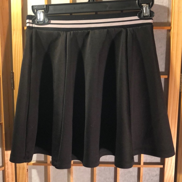 Women’s Joe Boxer Flex Waist Skirt! 🎾 - Picture 2 of 3